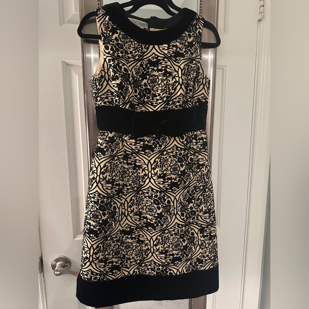 Kay Unger Silk, Wool, and Velvet Sheath Dress, Gold/Ivory and Bla…